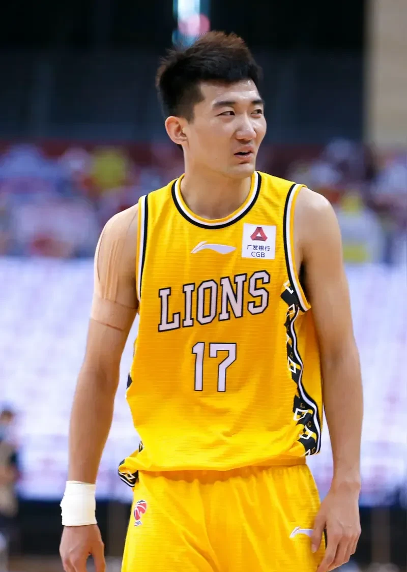 上海队翻盘山东队,孙铭徽点燃赛场 上海队翻盘山东队,孙铭徽点燃赛场