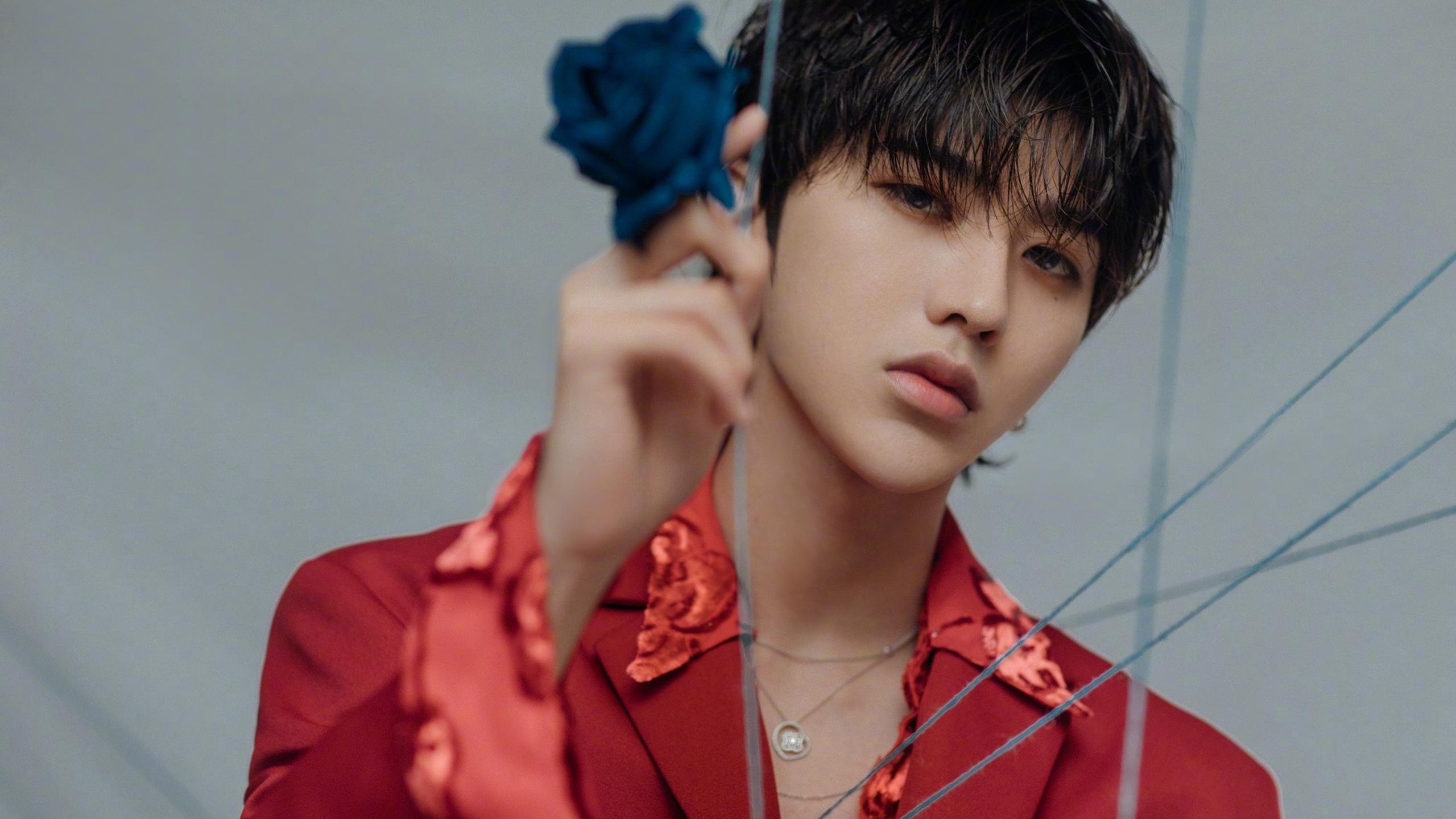 迟暮战车险胜惊魂夜，异国火箭升空映未来