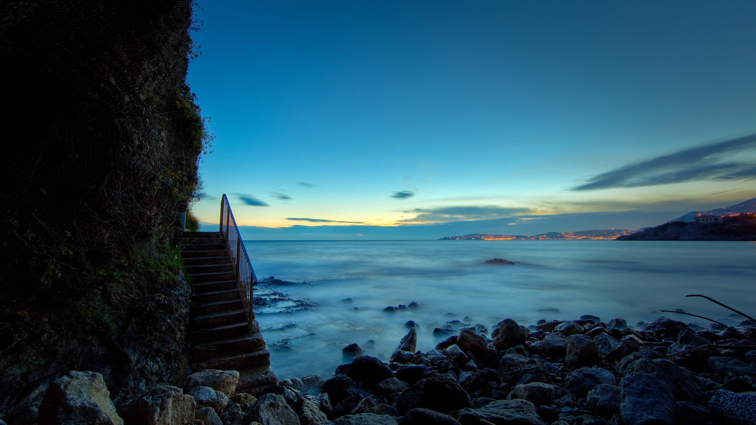 跨洋对决，当马刺银黑风暴遭遇广厦铁壁，利拉德用封神之战定义篮球无国界