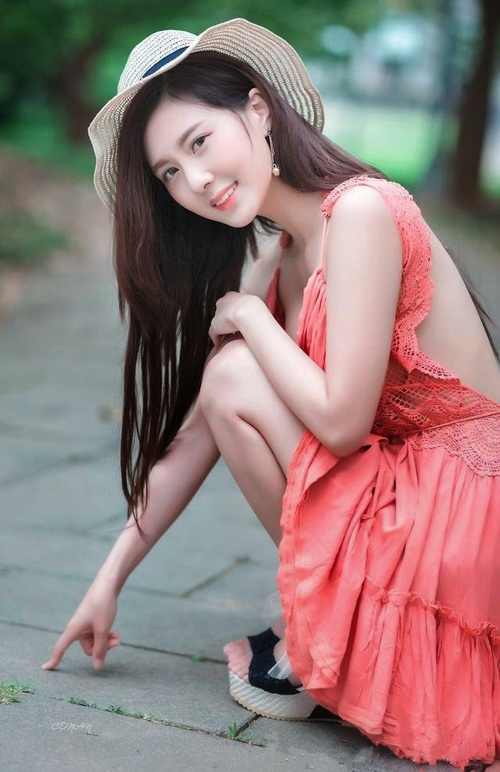 黑色闪电撕裂东欧铁幕，哈兰德神魔同体，加纳碾压波兰锁定E组头名